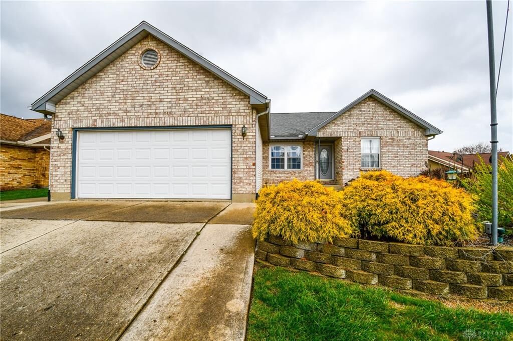 Property Photo: 8657 Deer Hollow Drive OH 45424