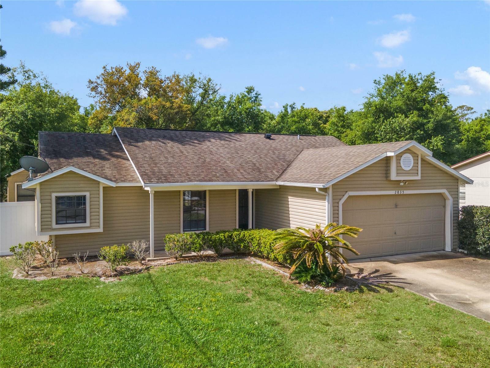 Property Photo:  2835 Staten Drive  FL 32738 