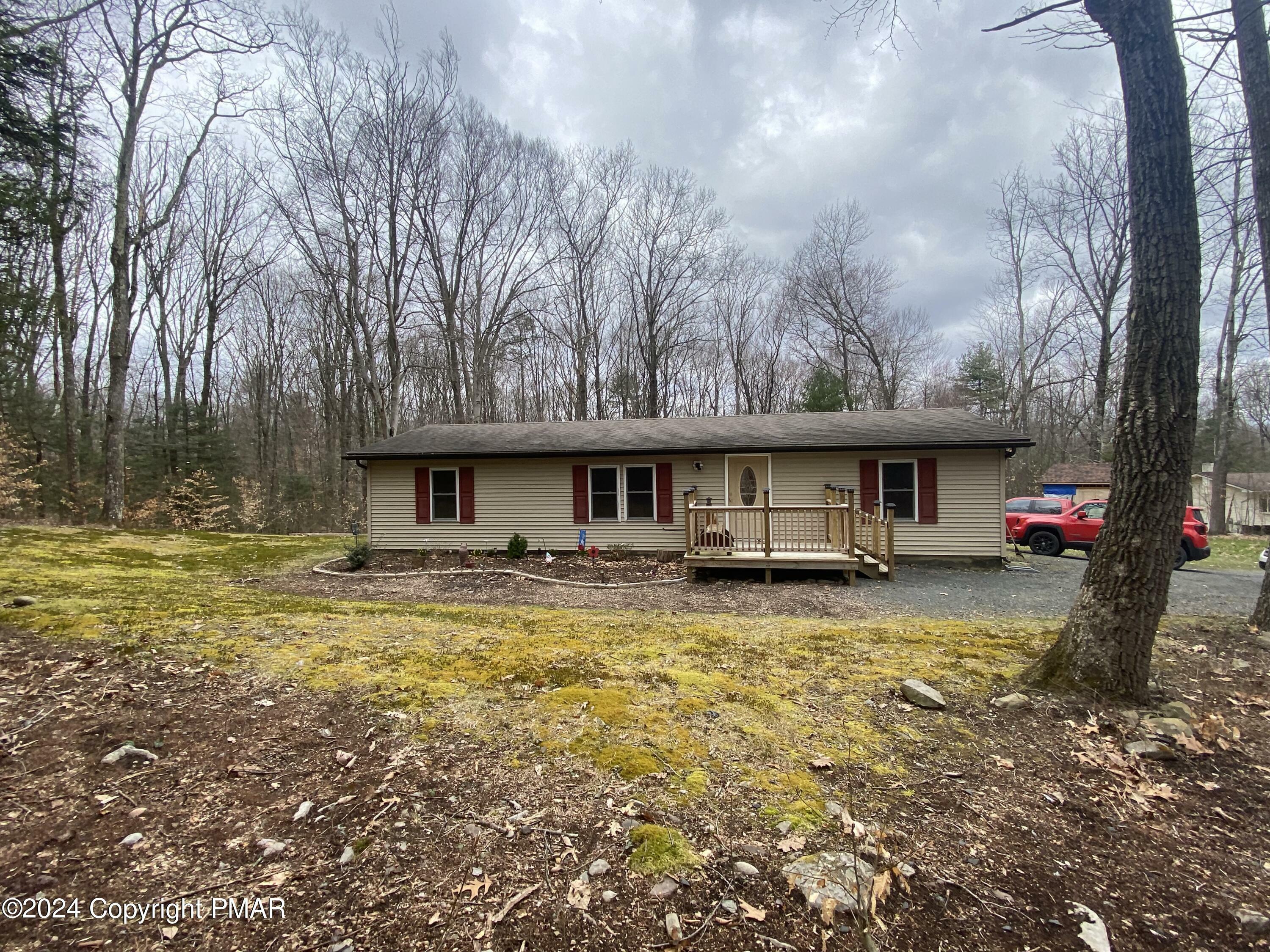 1541 Edge Hill Road  Brodheadsville PA 18322 photo