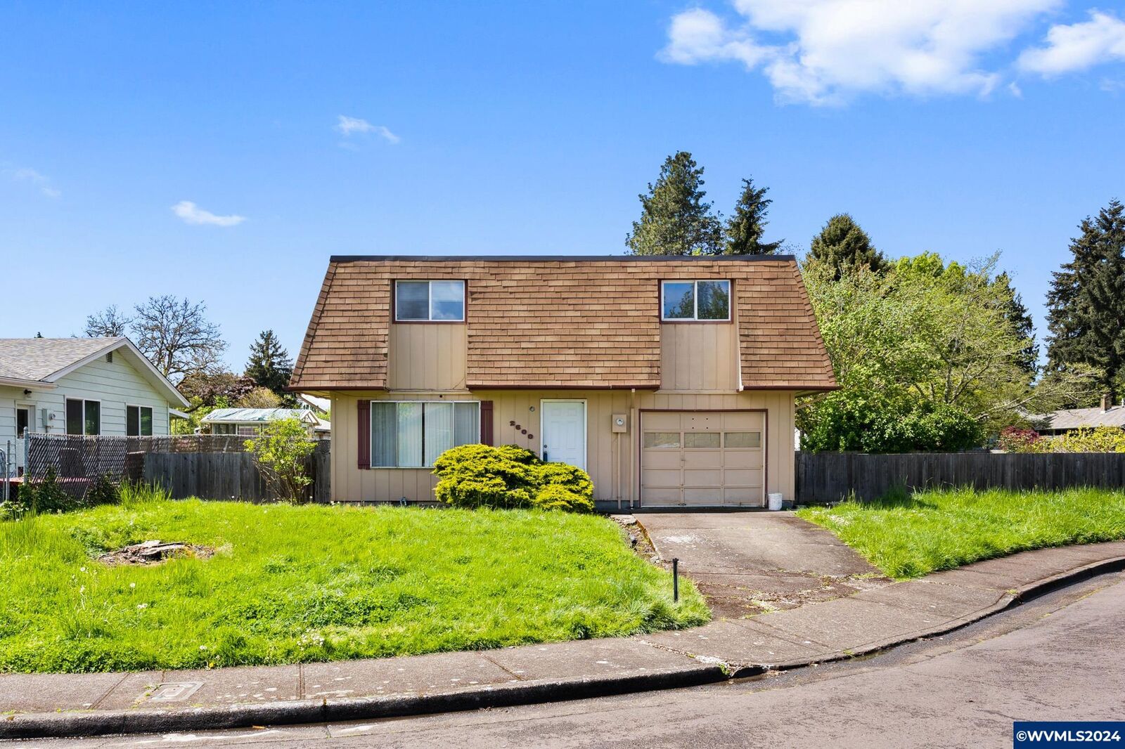 Property Photo:  2600 SE Ryan St  OR 97333 