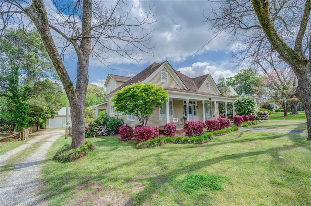 Property Photo:  412 College Street  GA 31064 