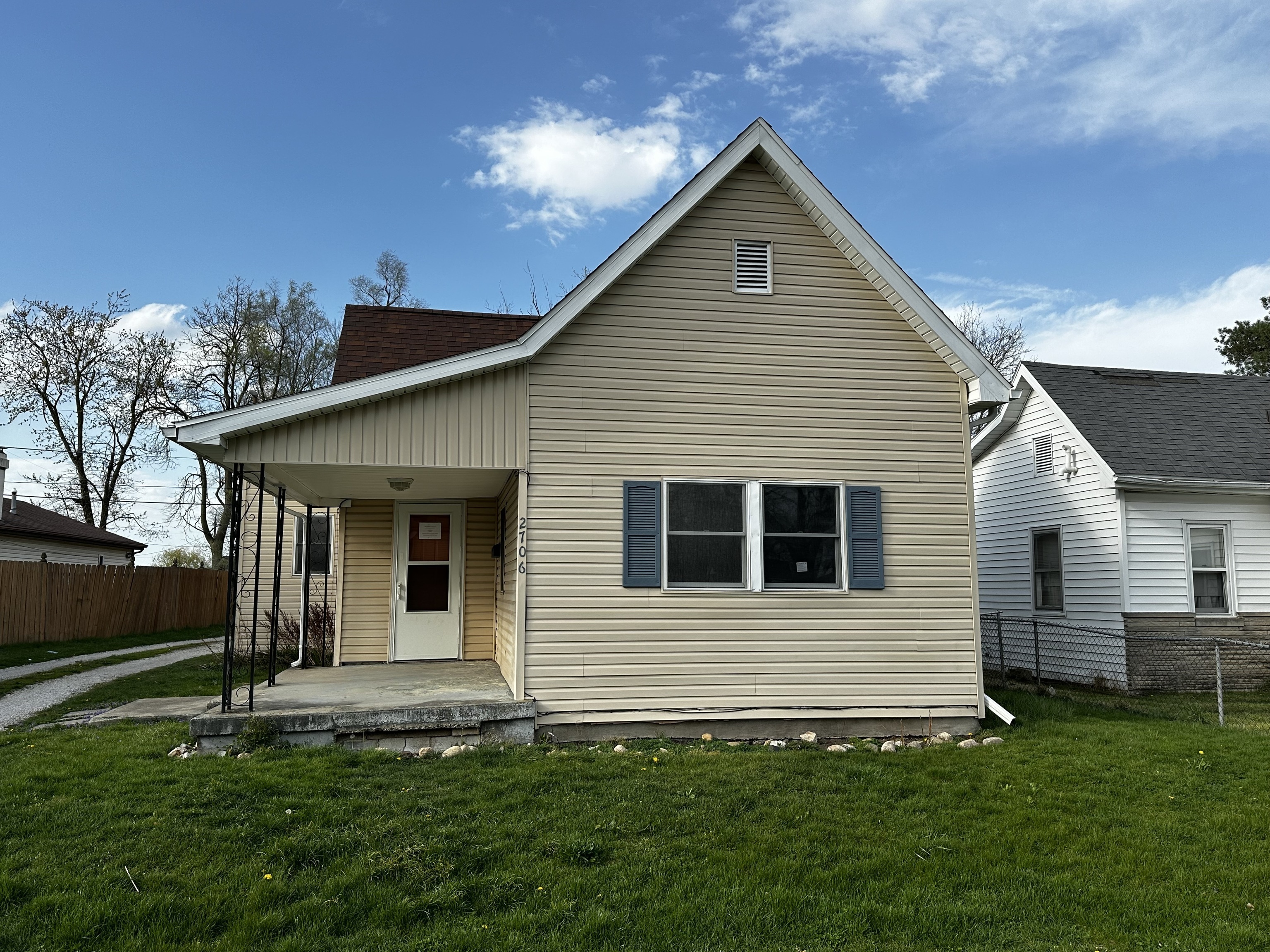 Property Photo:  2706 N C Street  IN 46036 