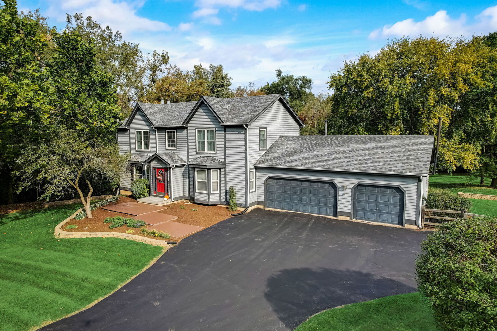 Property Photo: 38W652 Sunvale Drive IL 60124