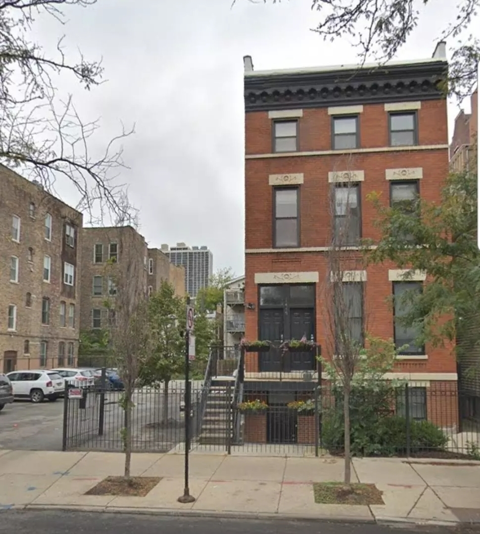 Property Photo: 1455 N Sedgwick Street 1 IL 60610
