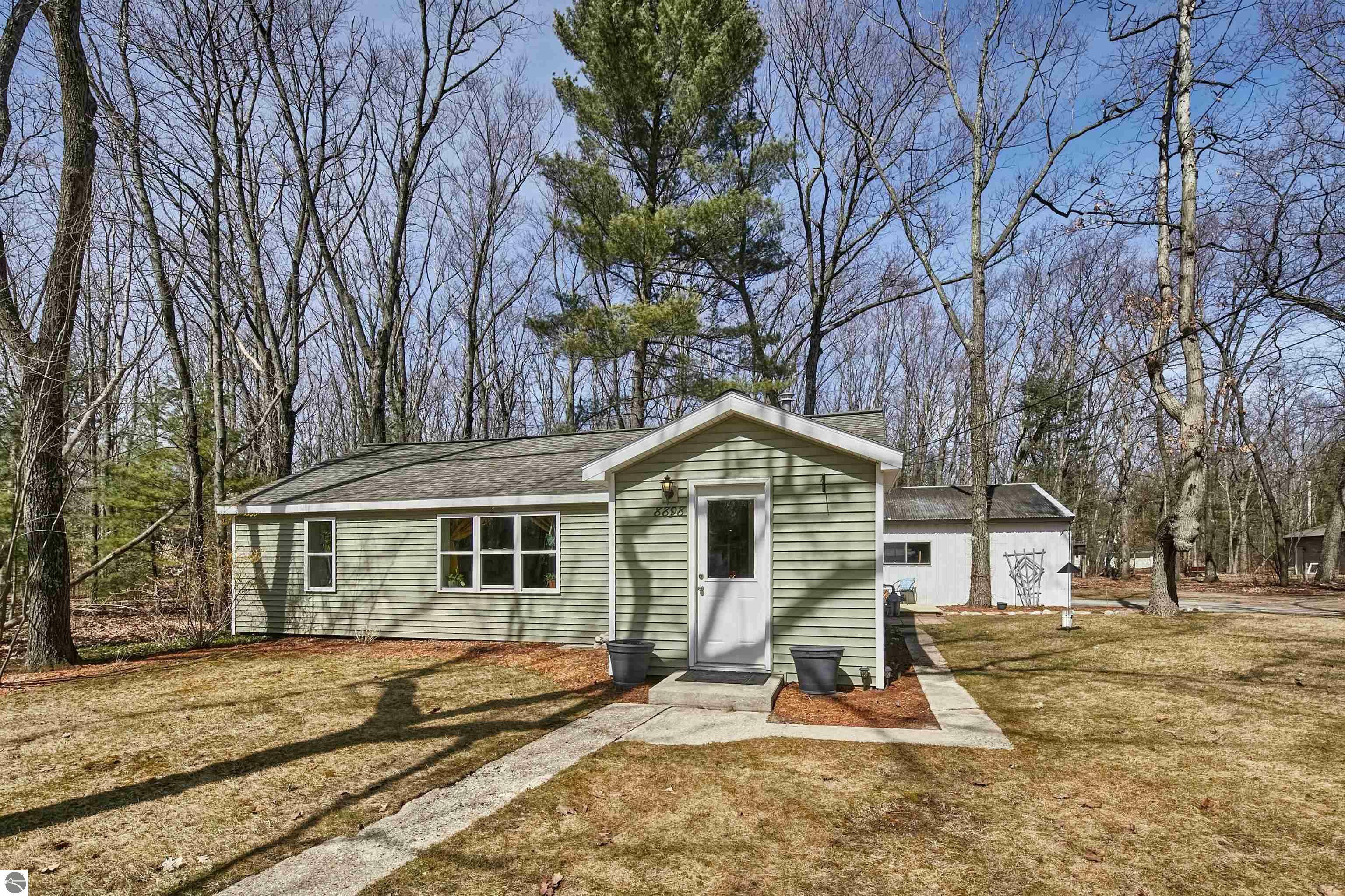 8898 Vagabond Lane  Interlochen MI 49643 photo