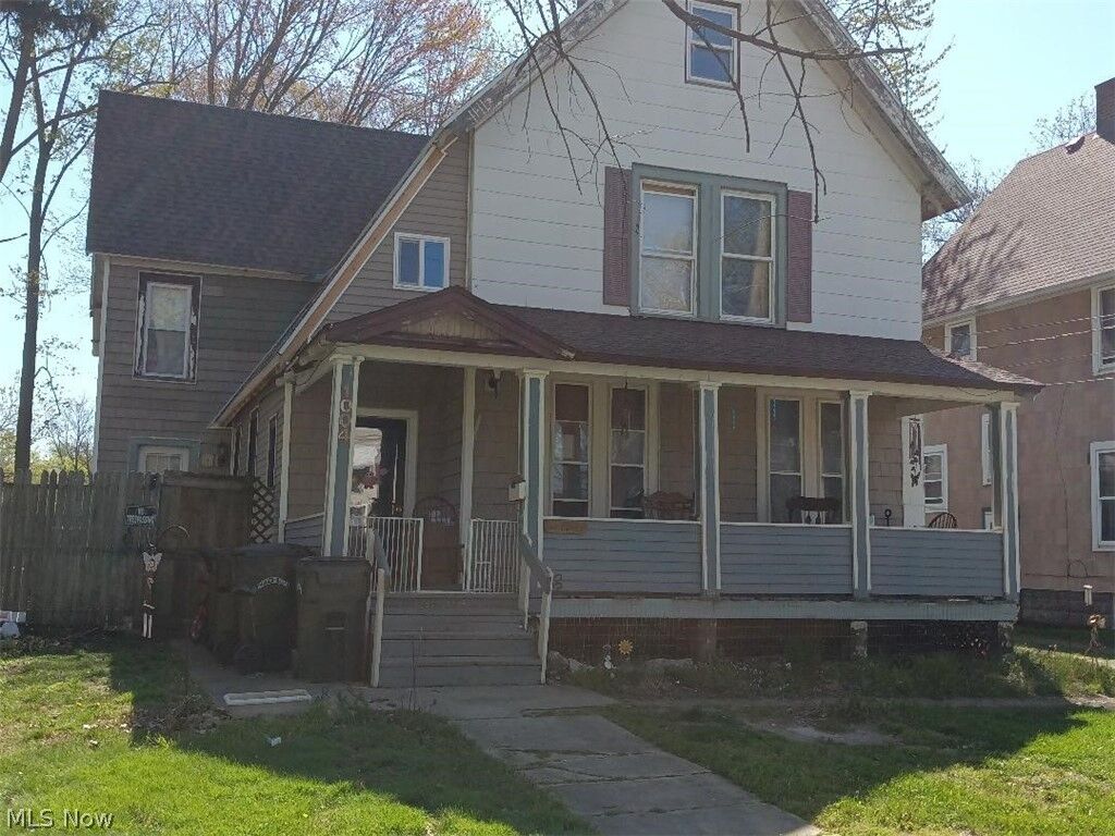Property Photo: 1004 East Avenue OH 44035
