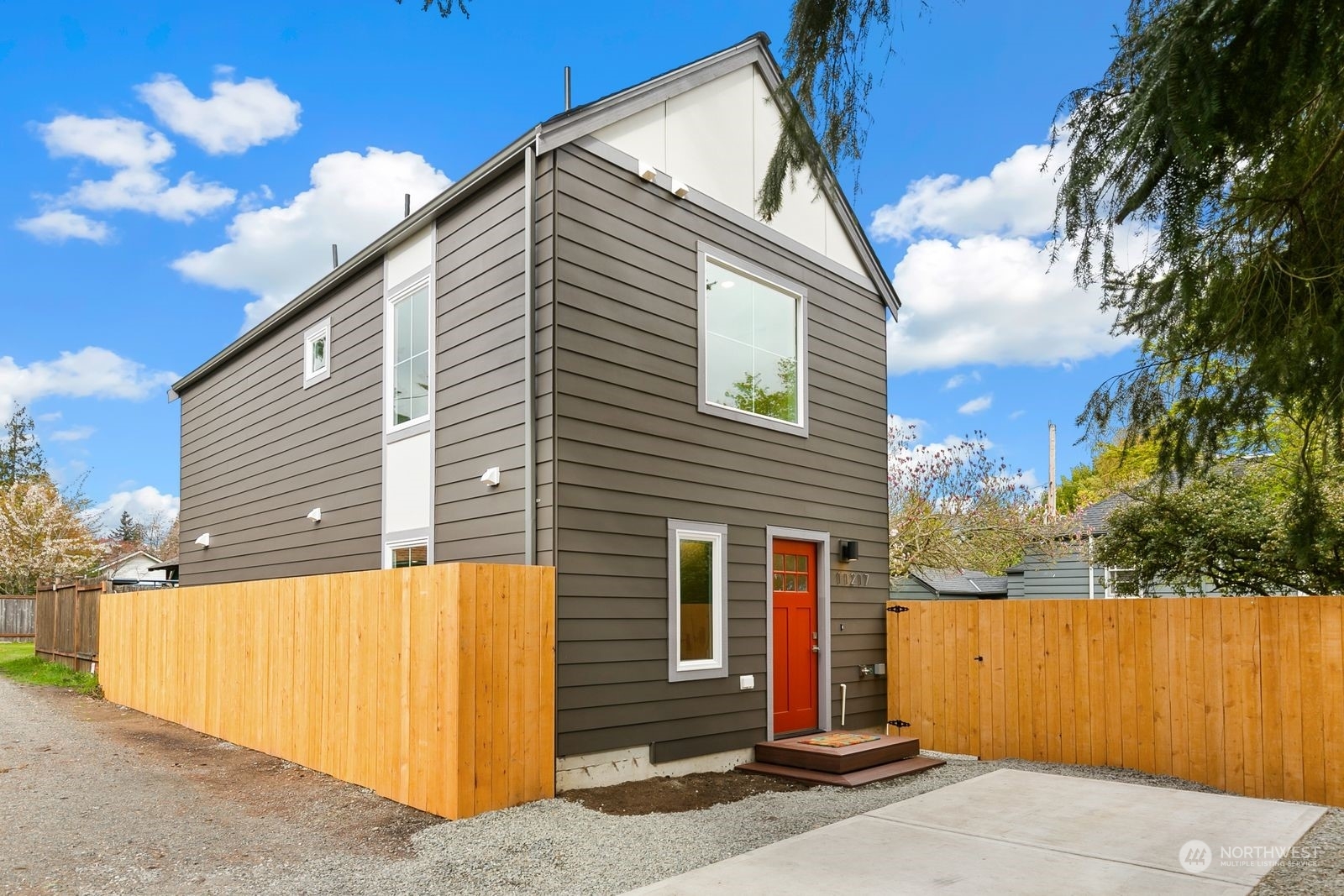 Property Photo:  11217 Dayton Avenue N  WA 98133 