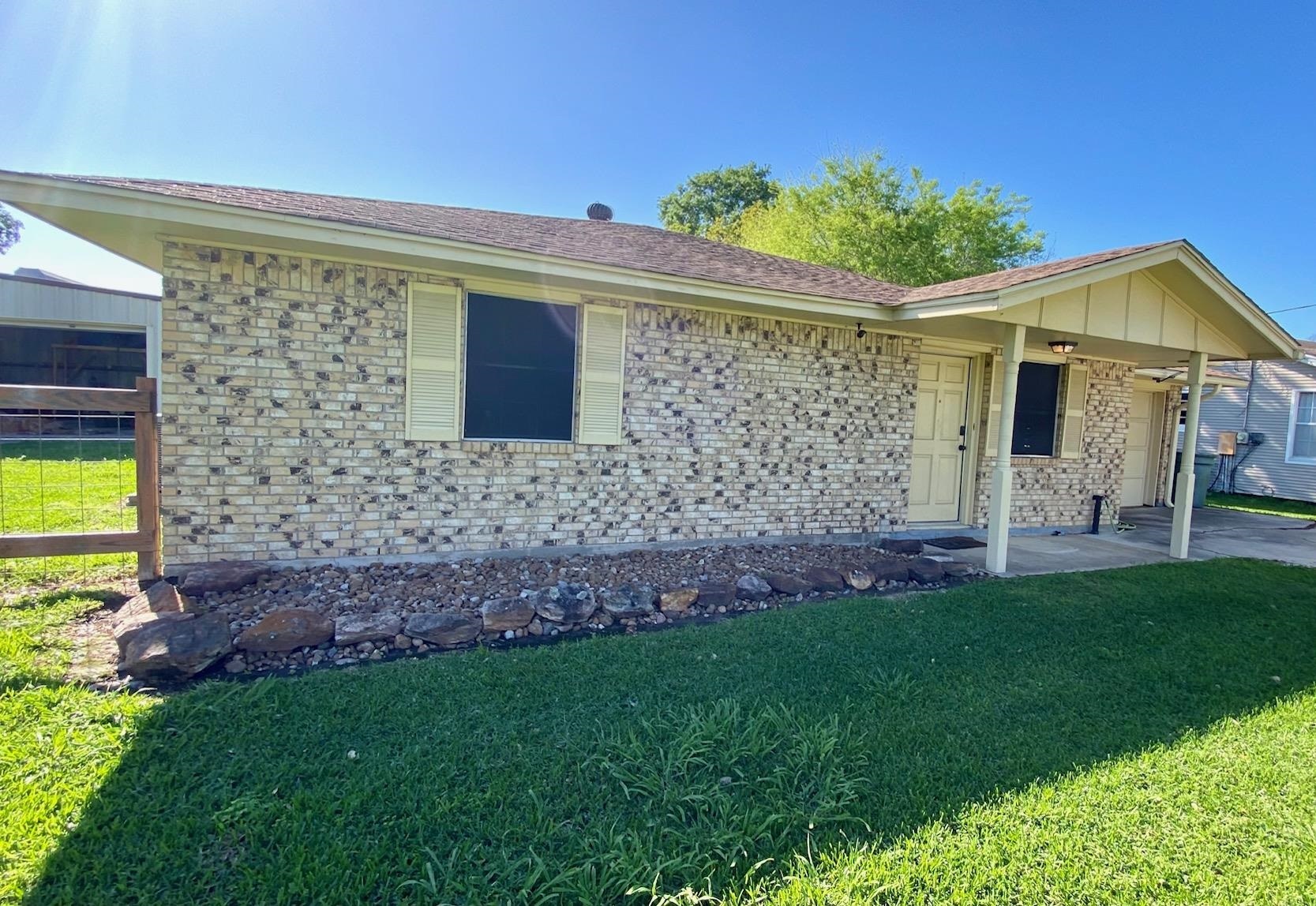 Property Photo:  1216 Chamberlin Dr  TX 77707 