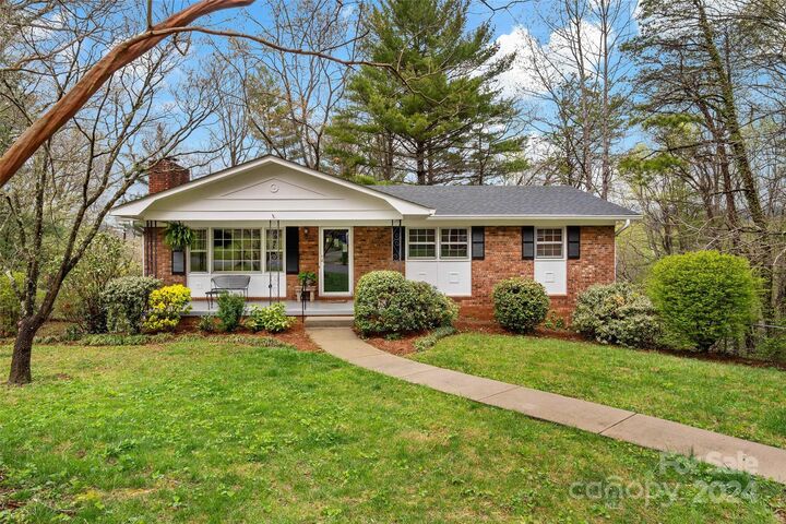 8 Forest Lane  Asheville NC 28805 photo