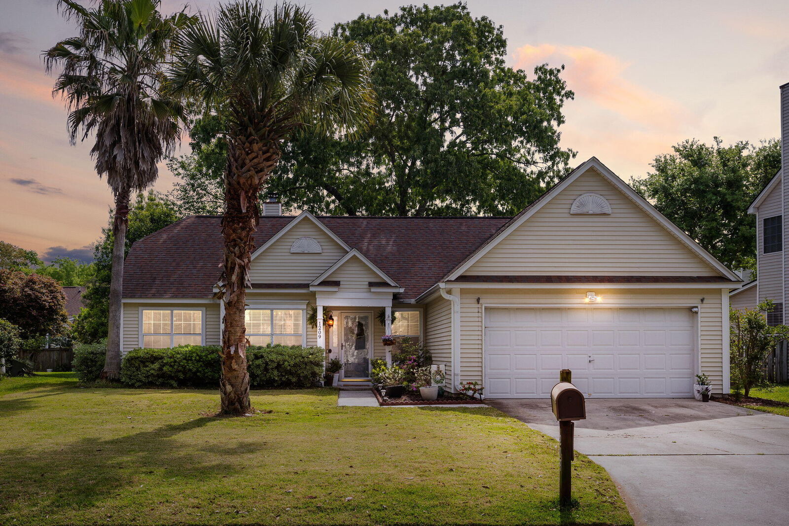 Property Photo: 1209 Bridgeport Drive SC 29466
