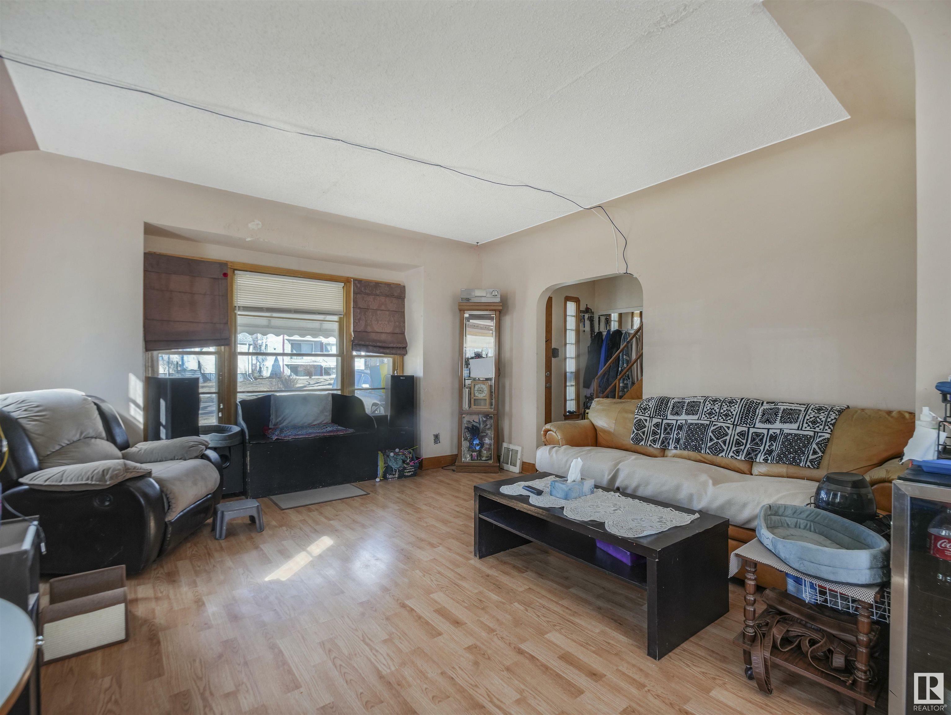 Property Photo:  10827 111 Street NW  AB T5H 3G5 