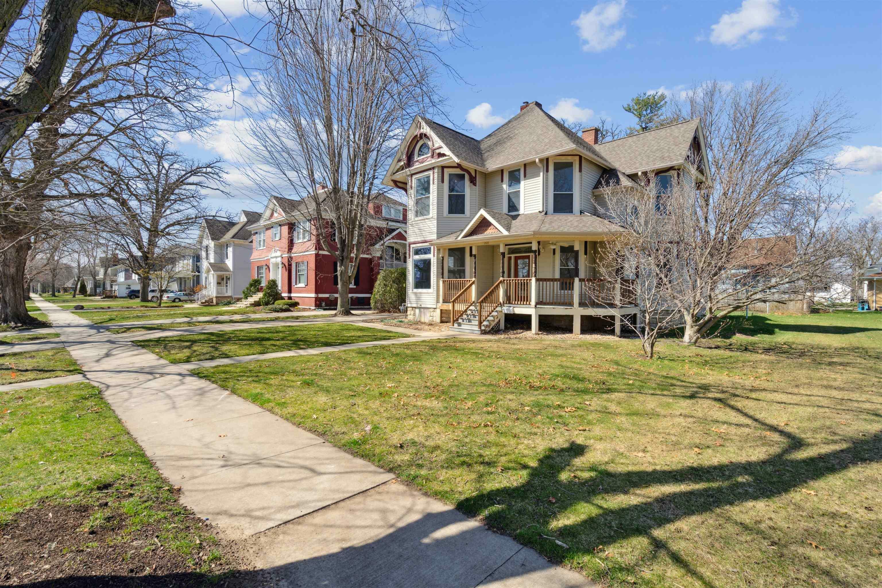 Property Photo:  208 E Union Street  IA 52057 