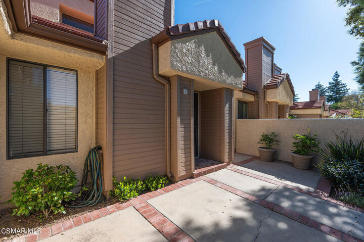 Property Photo: 5395 Huntley Street 6 CA 93063