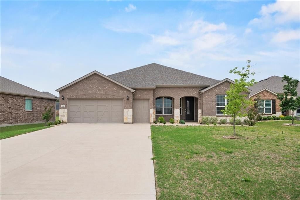 Property Photo:  712 Freedom Lane  TX 76227 