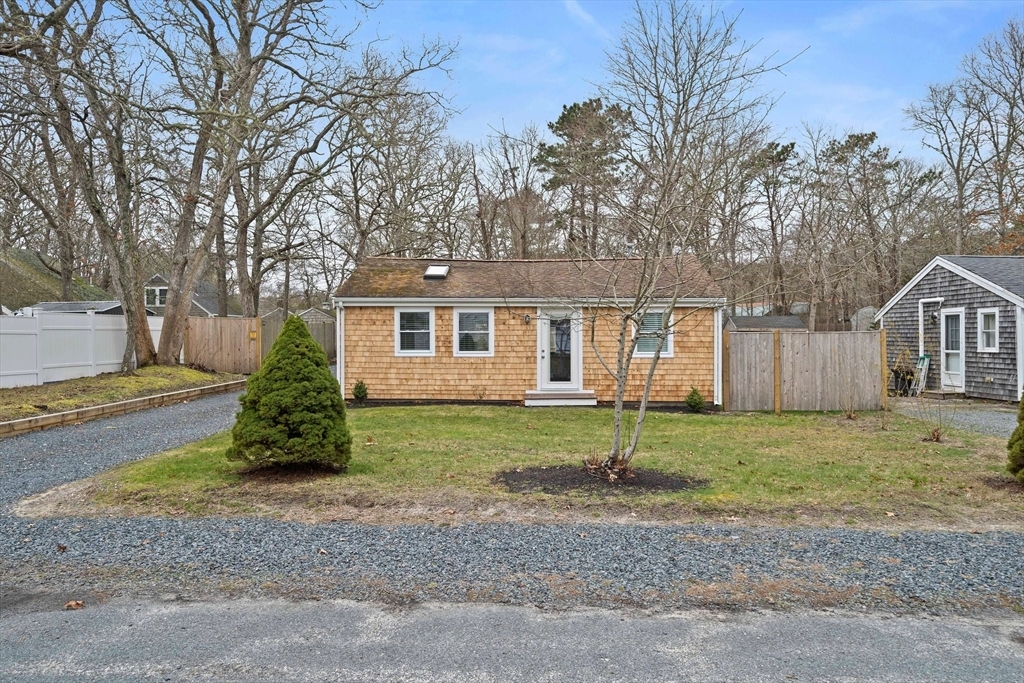 Property Photo:  7 Circuit Rd W  MA 02673 