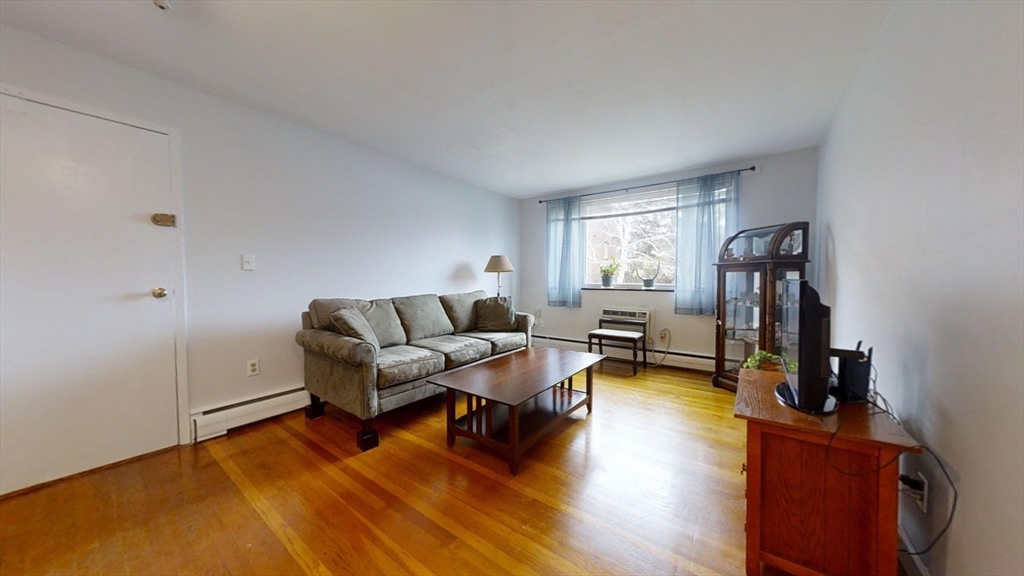Property Photo:  109 Warren Street 7  MA 02472 
