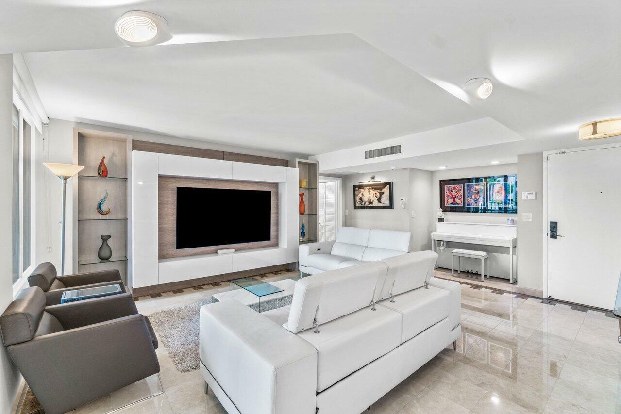 Property Photo: 140 SE 5th Avenue 343 FL 33432