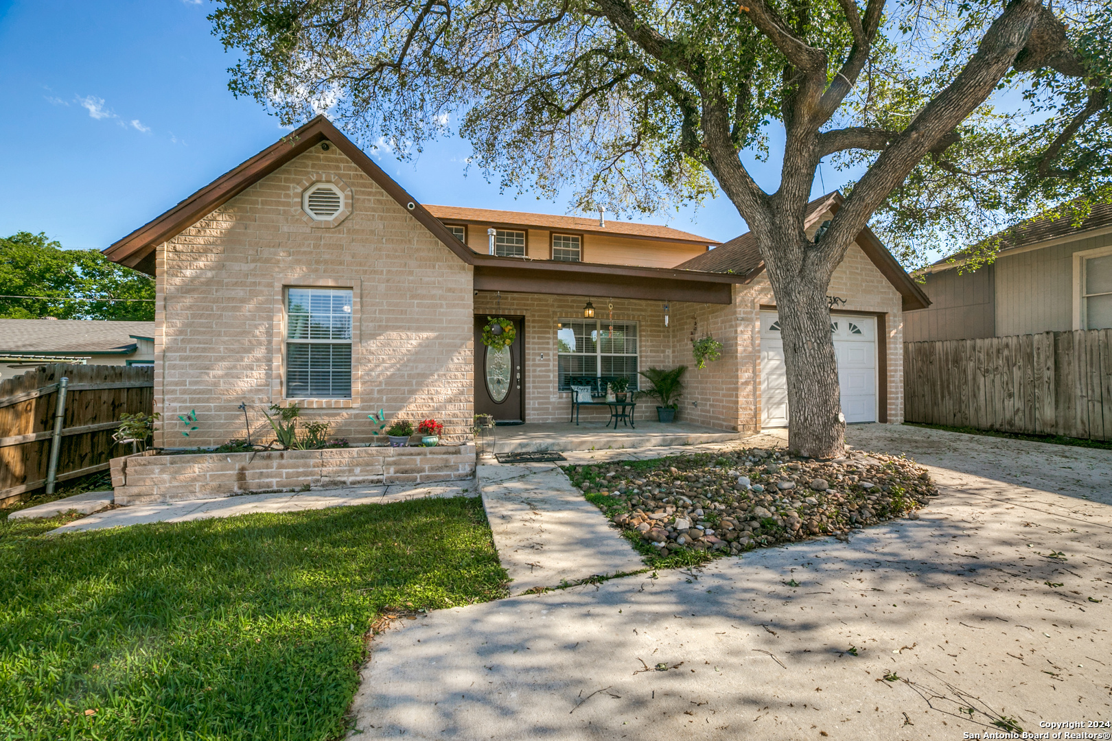 Property Photo: 1131 Alametos TX 78201