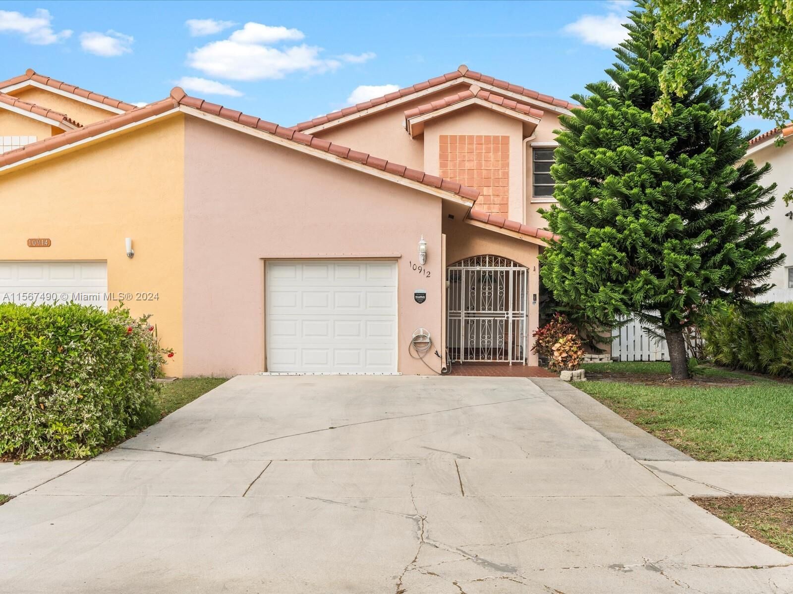 Property Photo: 10912 SW 146th Ave FL 33186