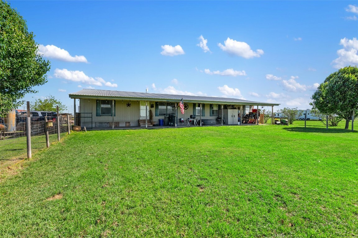 Property Photo:  2378 County Road 424  TX 76578 