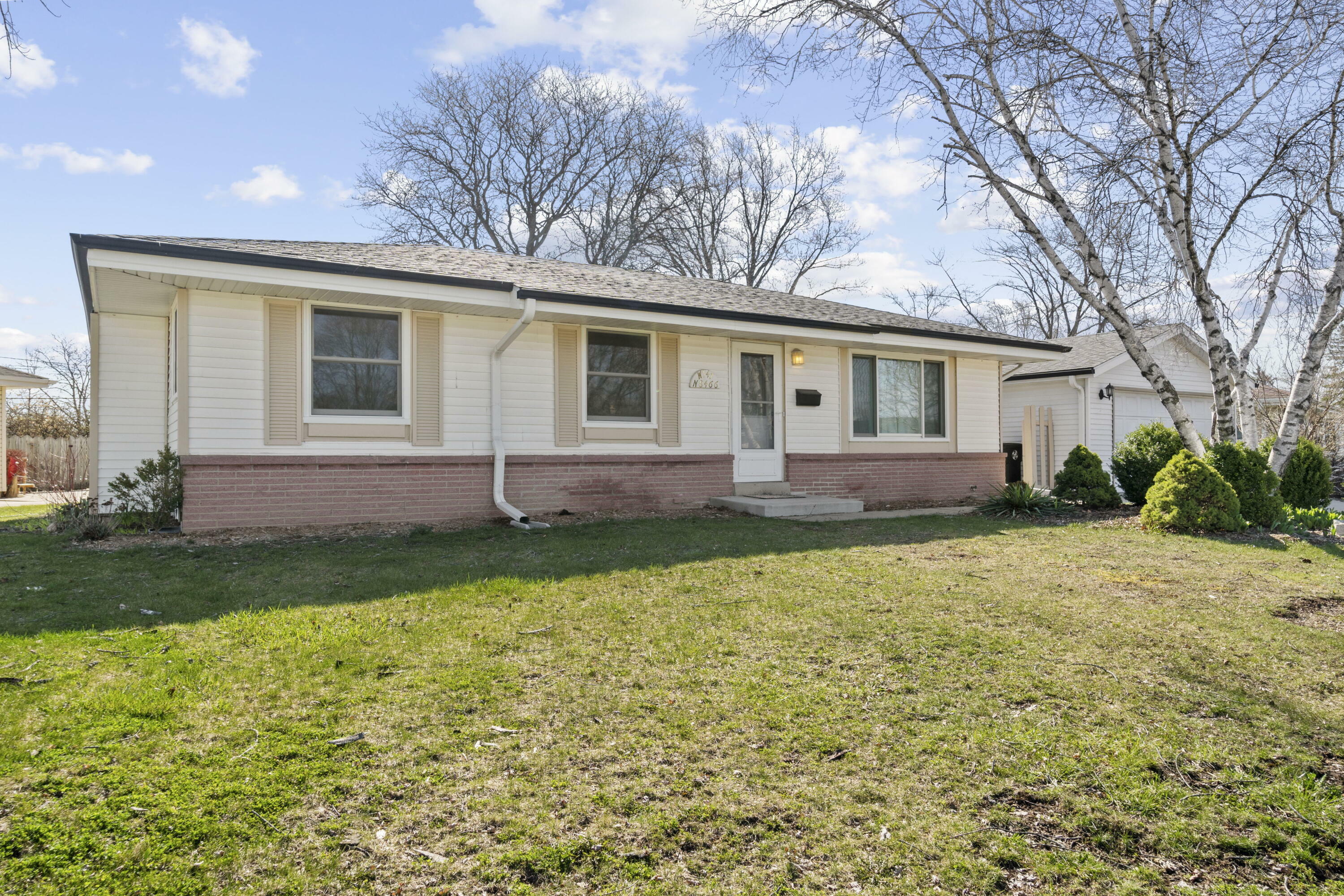 Property Photo:  W147n8466 Manchester Dr  WI 53051 