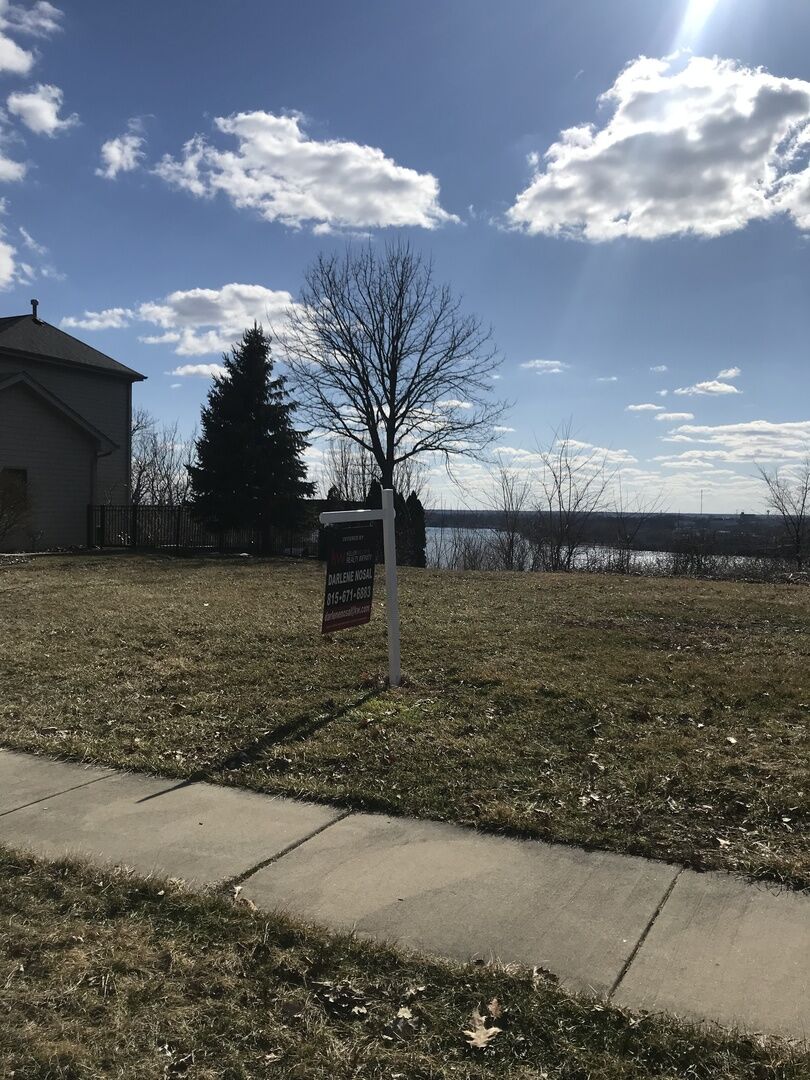 Property Photo:  26565 W Highland Drive  IL 60410 