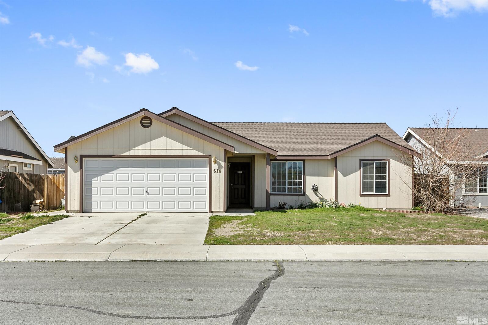 Property Photo: 614 Brook Ln NV 89408-8319