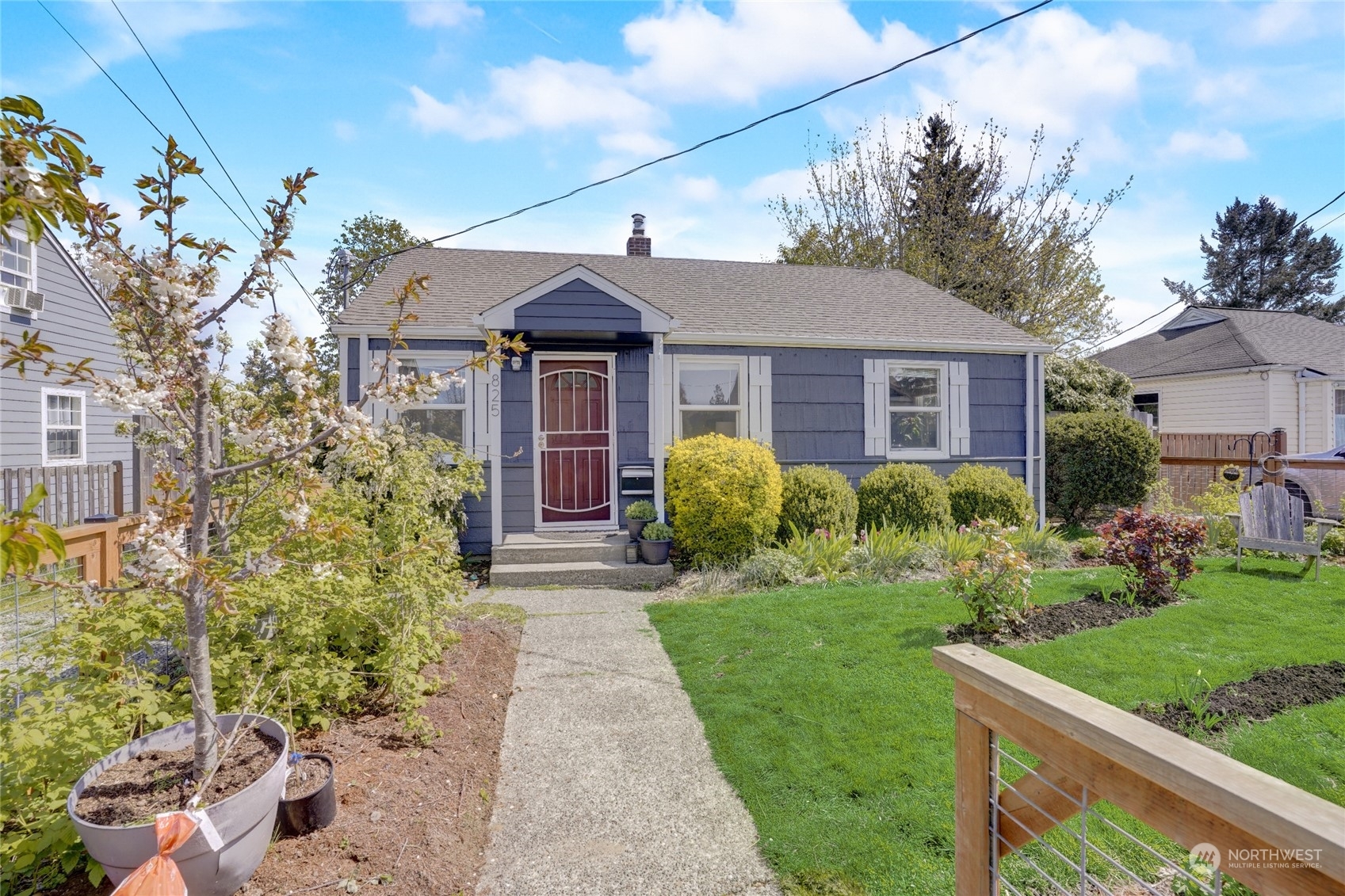 Property Photo:  825 S Macarthur Street  WA 98465 