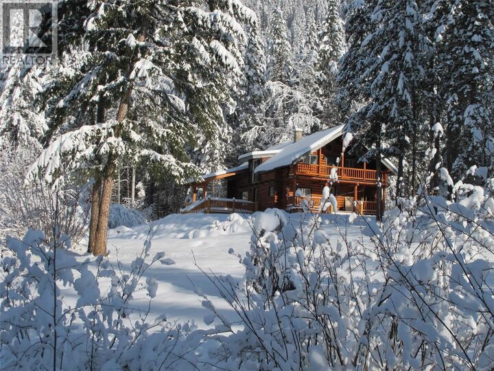 Property Photo: 823 Crandall Road BC V0A 1H2