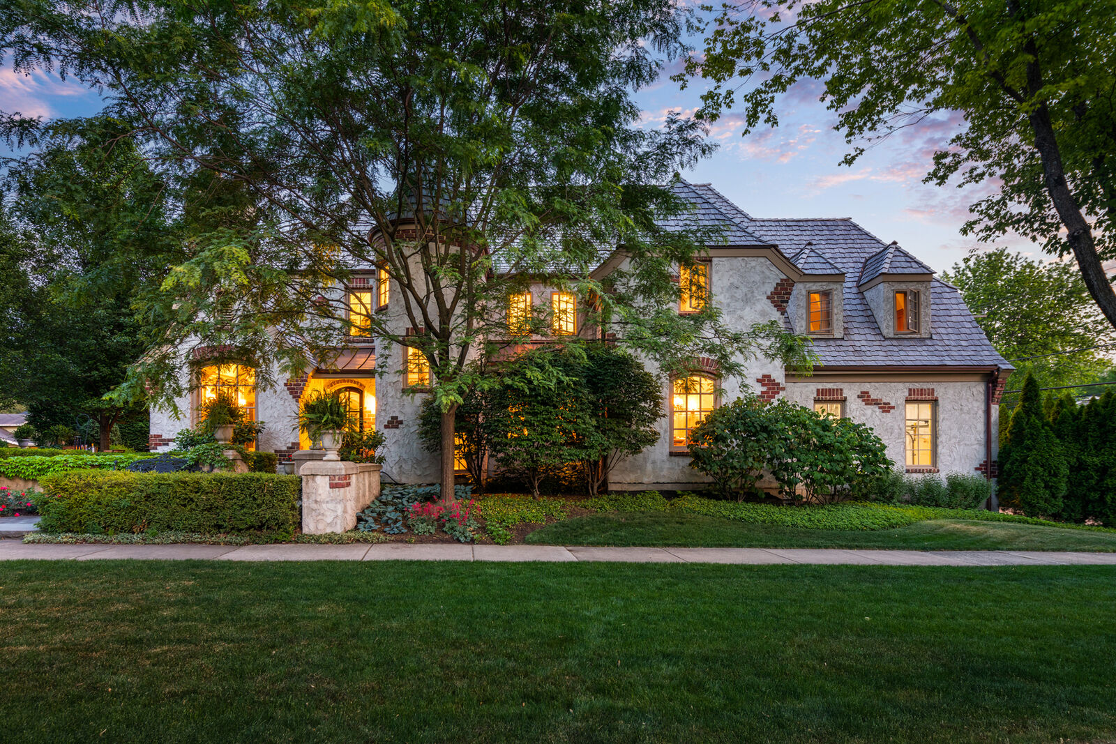 Property Photo: 675 N Eagle Street IL 60563