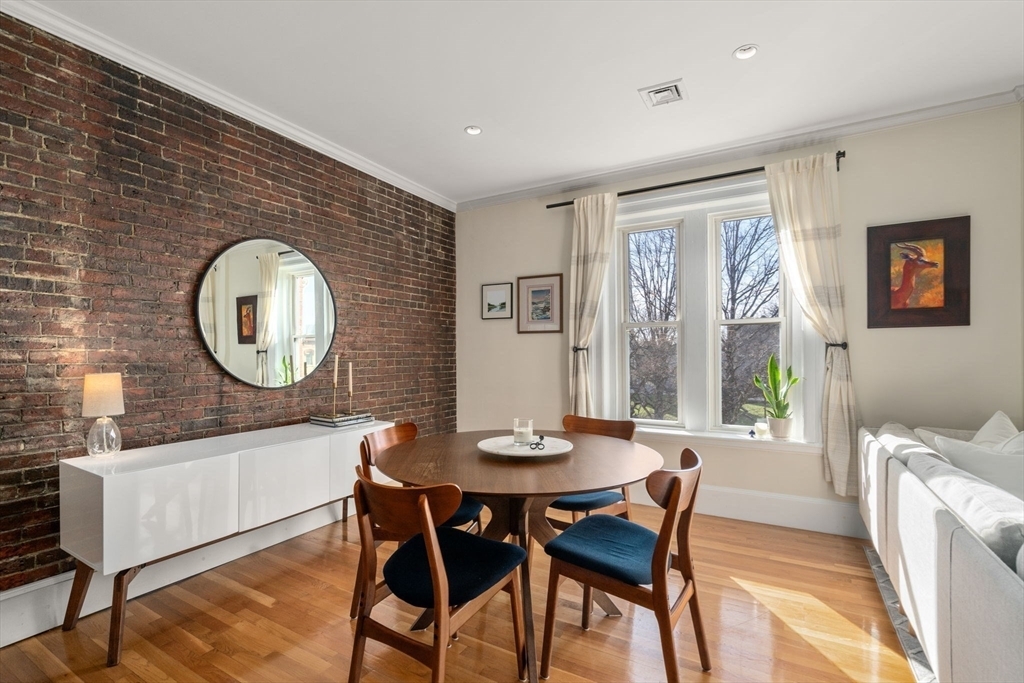 Property Photo:  10 Monument Sq 4  MA 02129 