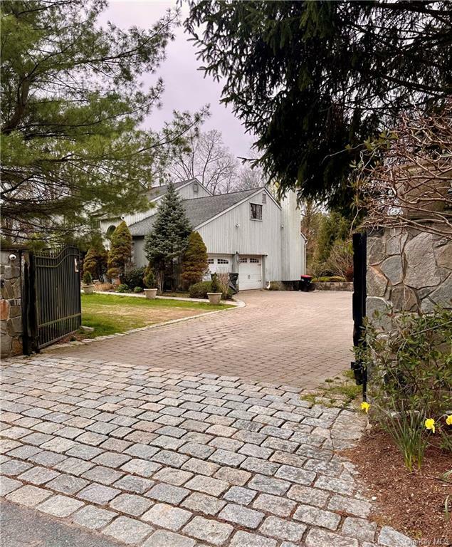 Property Photo:  10 Tall Pines Lane  NY 10549 