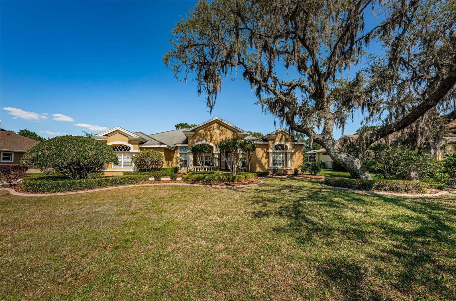 Property Photo:  1400 Lake Polo Drive  FL 33556 