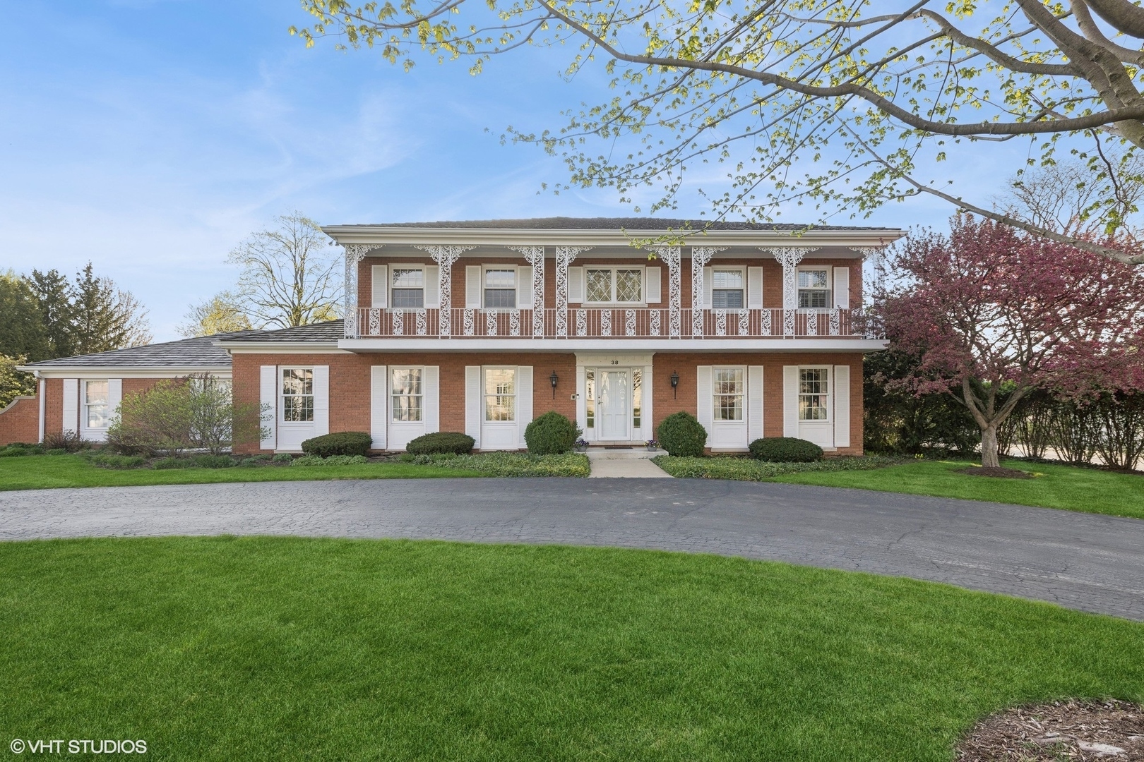 Property Photo: 38 Chatham Lane IL 60523