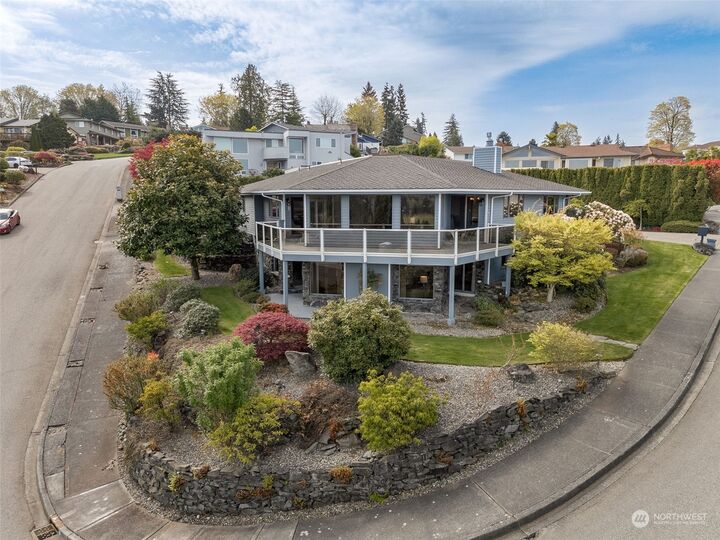 Property Photo: 833 S Marine Hills Way WA 98003