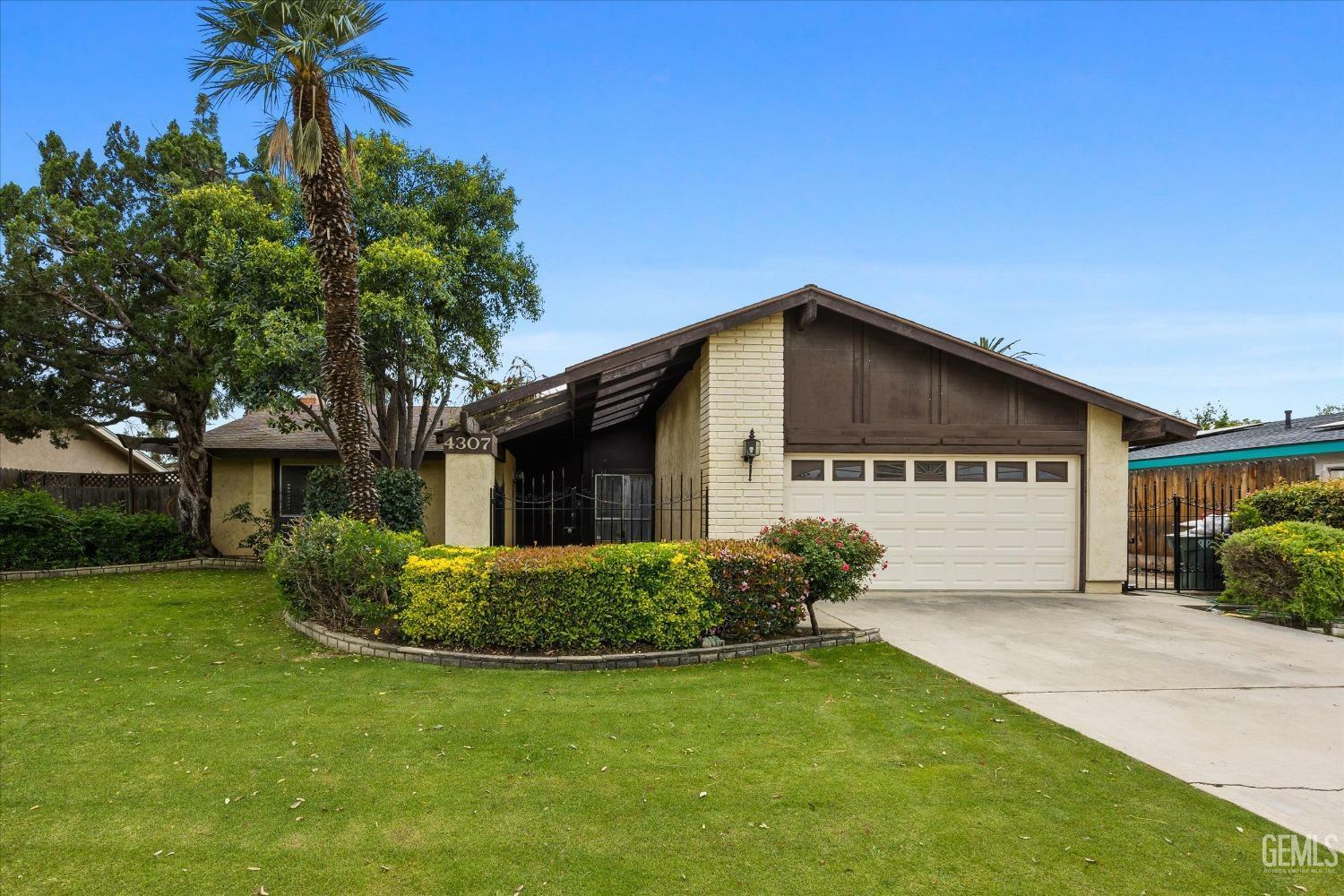 Property Photo:  4307 Woodlake Drive  CA 93309 