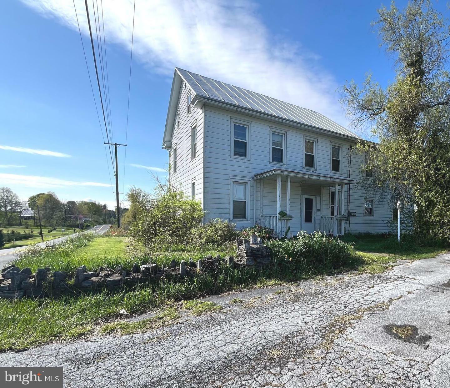 Property Photo:  1707 Laudermilch Road  PA 17078 