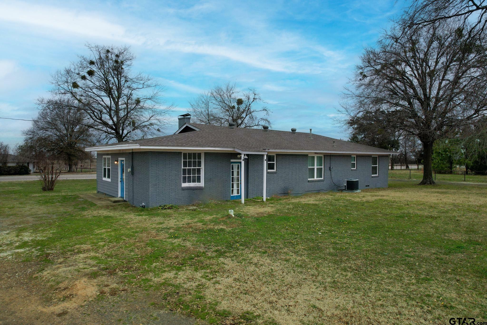 Property Photo:  809 S Hwy 37  TX 75457 