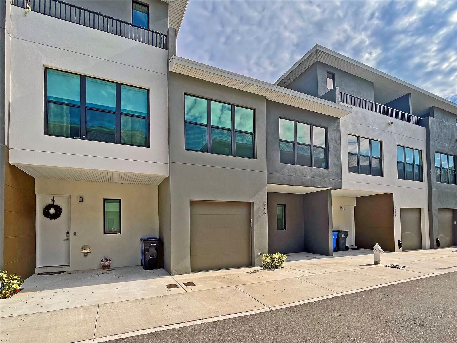 Property Photo: 8717 Palm Ranches Place FL 33614