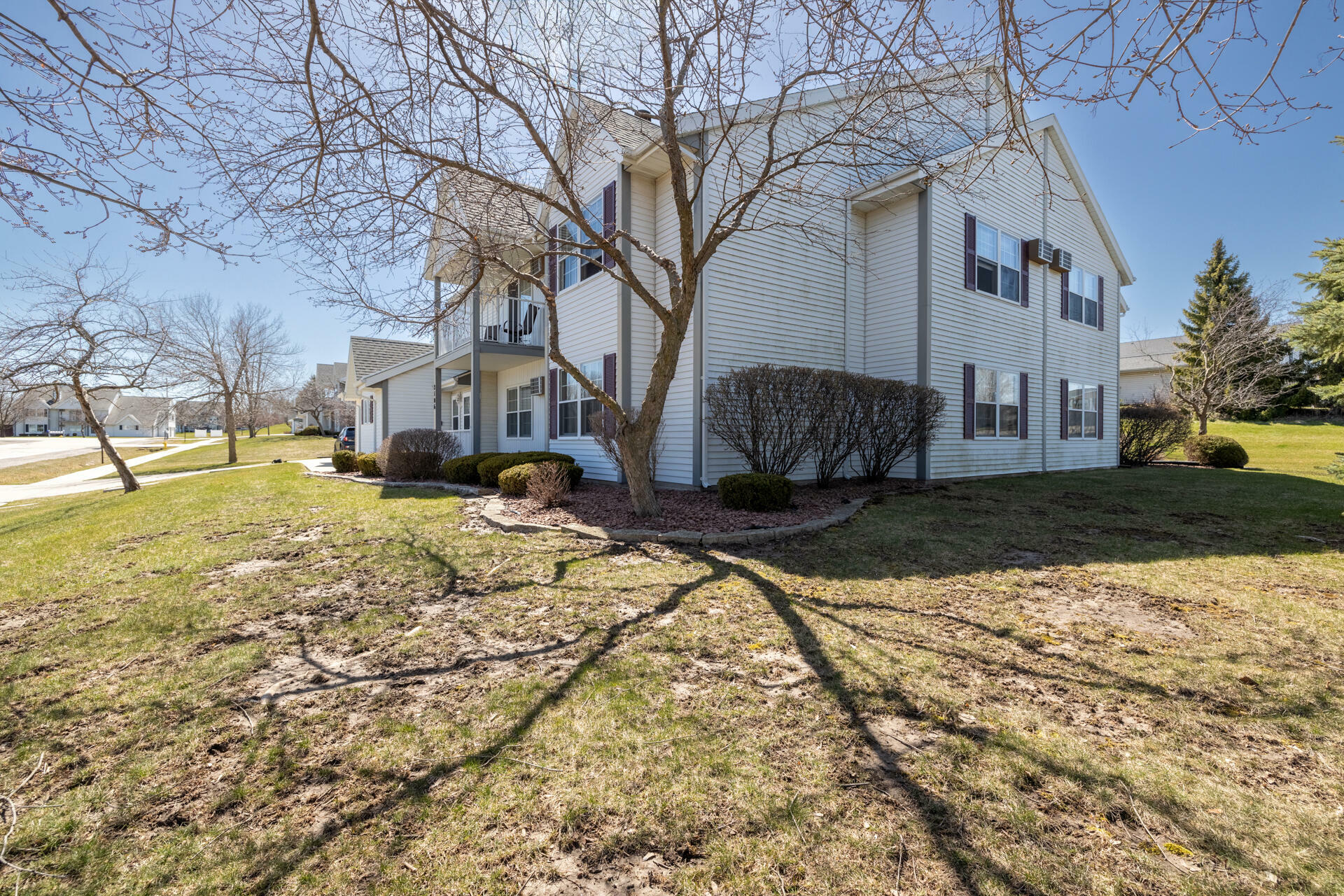 Property Photo:  2106 Marie Ct 3  WI 53095 