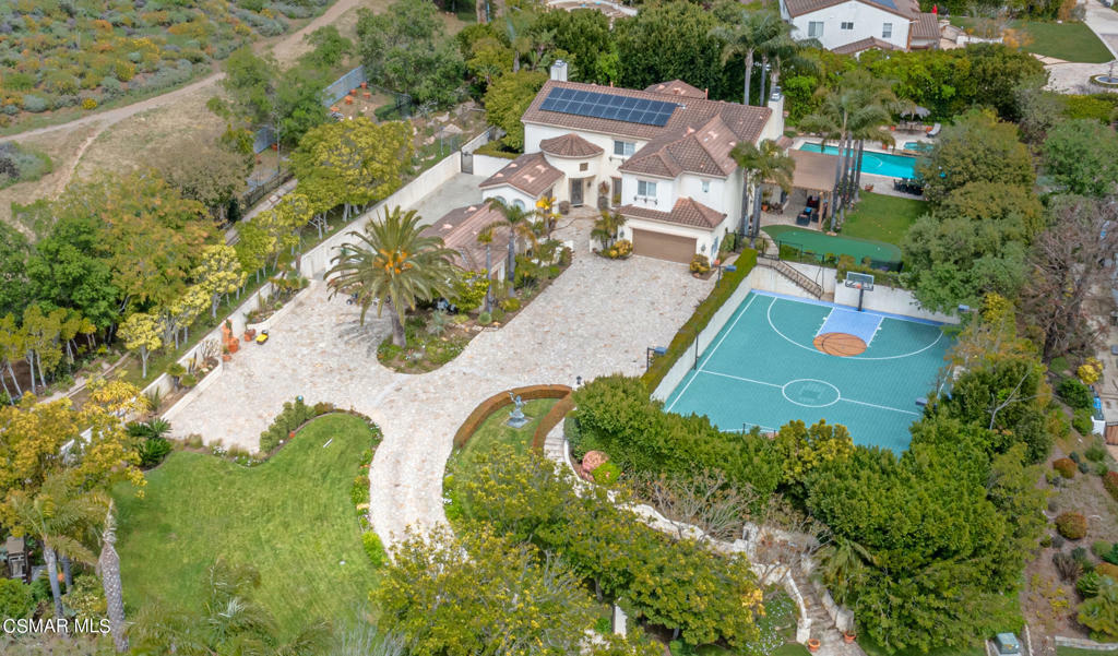 Property Photo:  5397 Via Andrea  CA 91320 