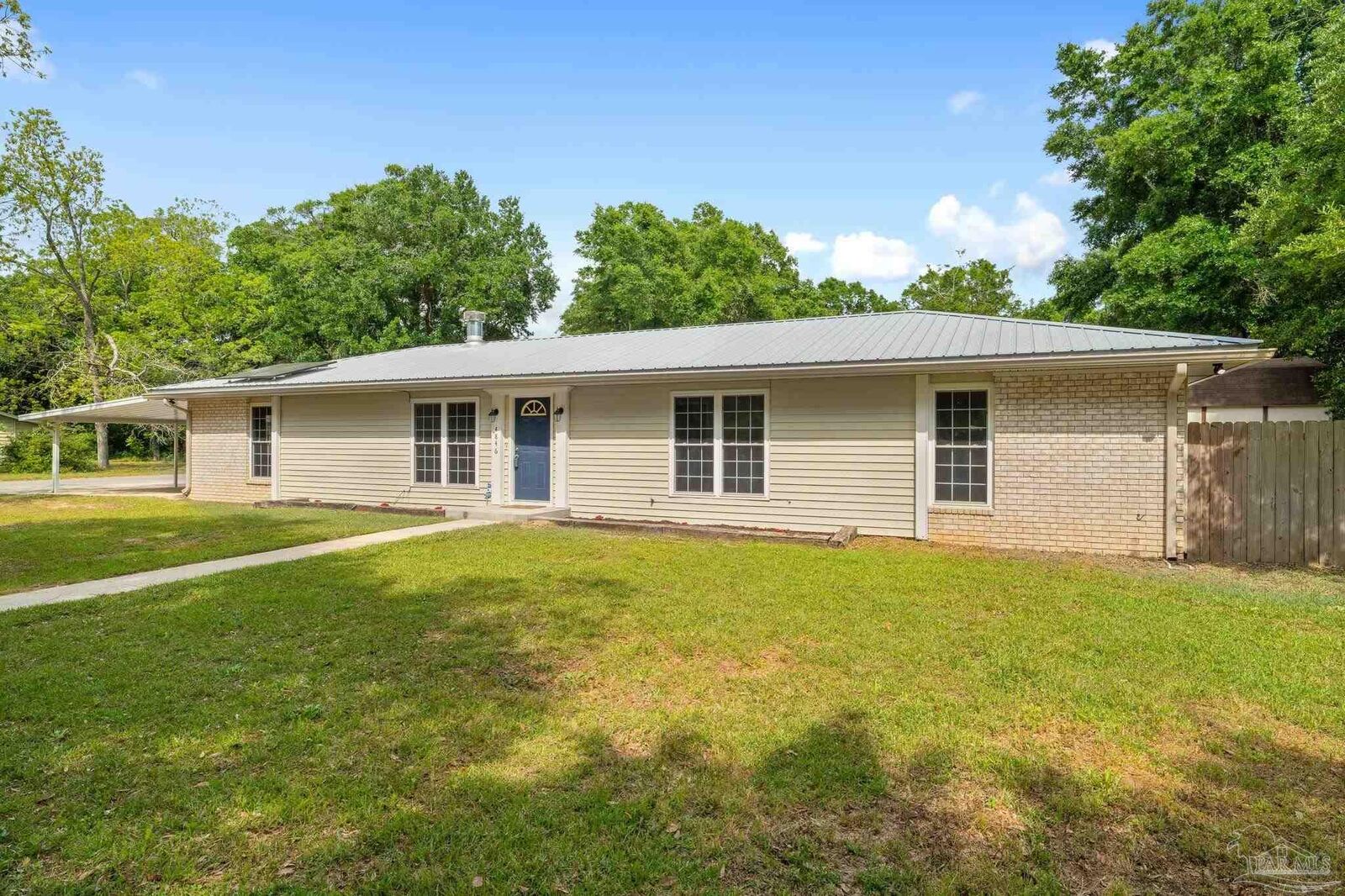 Property Photo: 4846 Lynn Dr FL 32571
