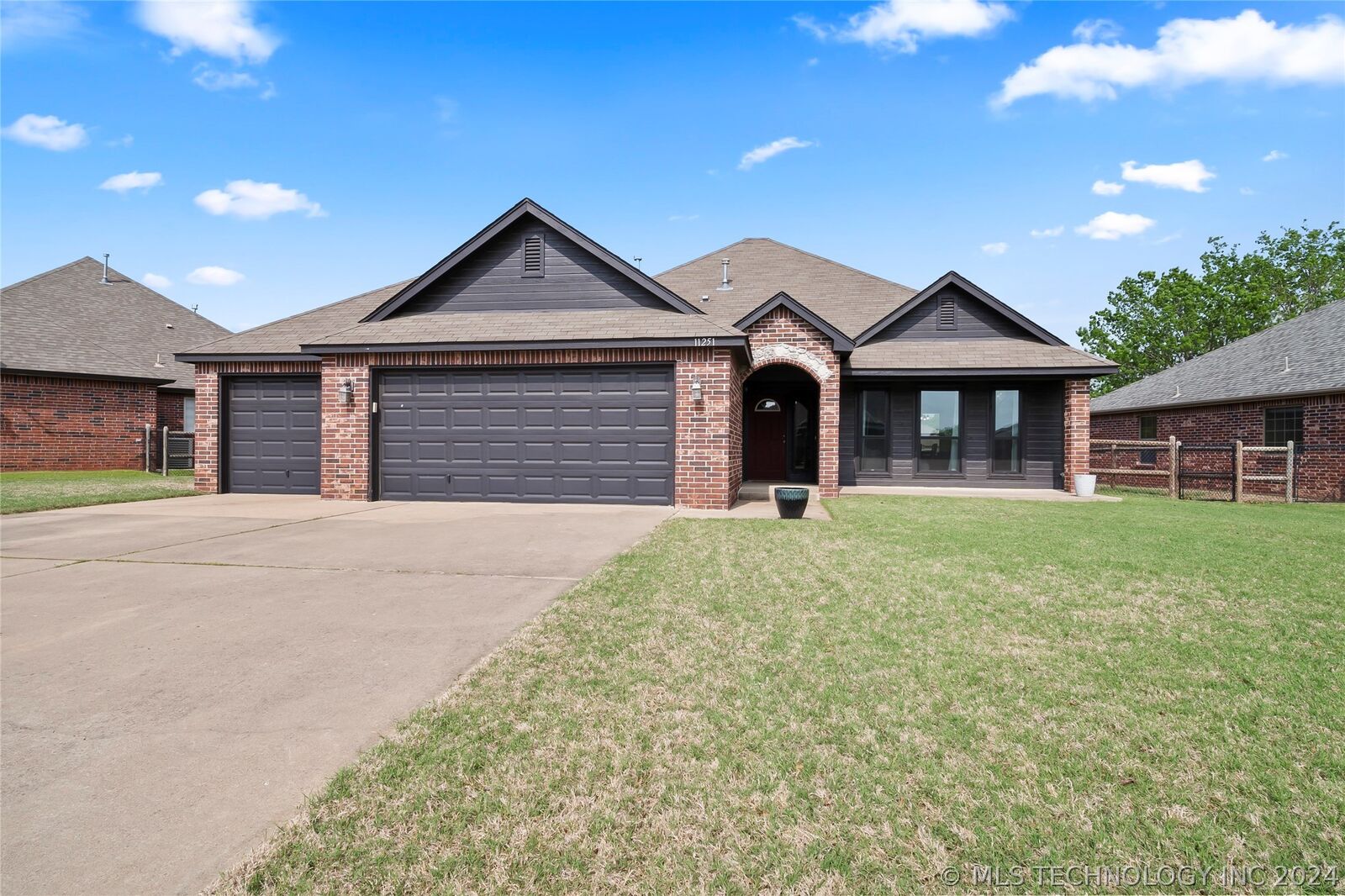 Property Photo:  11251 S 277th East Avenue  OK 74429 