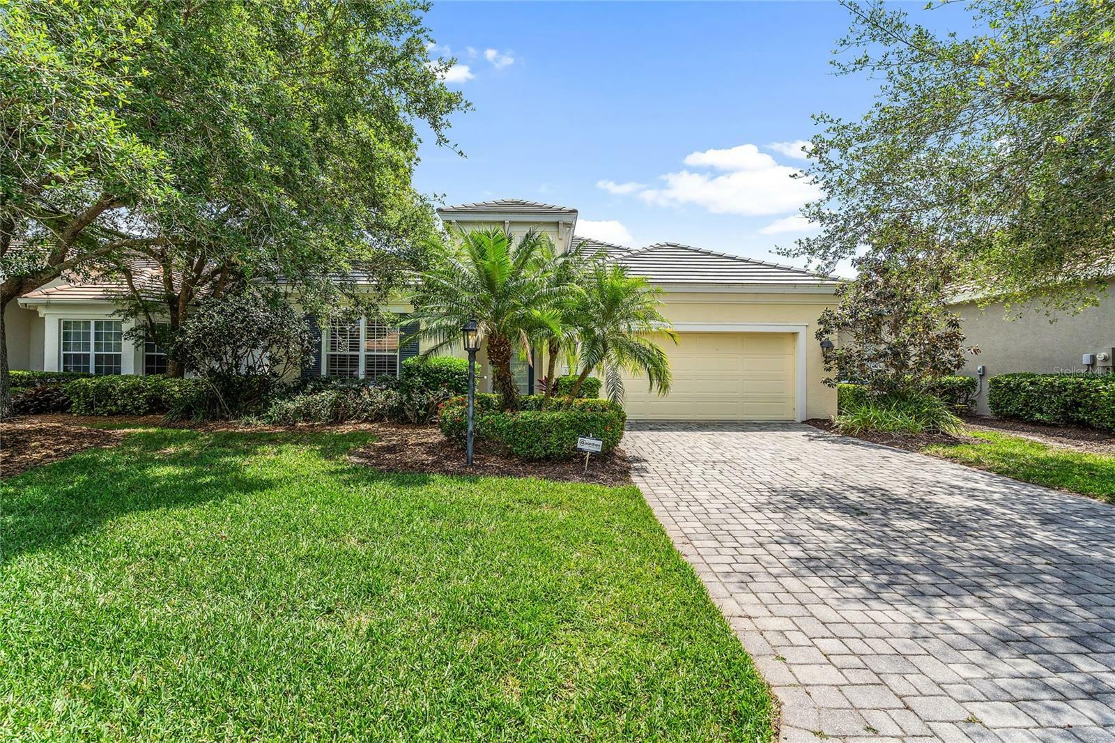 Property Photo:  8416 Abingdon Court  FL 34201 