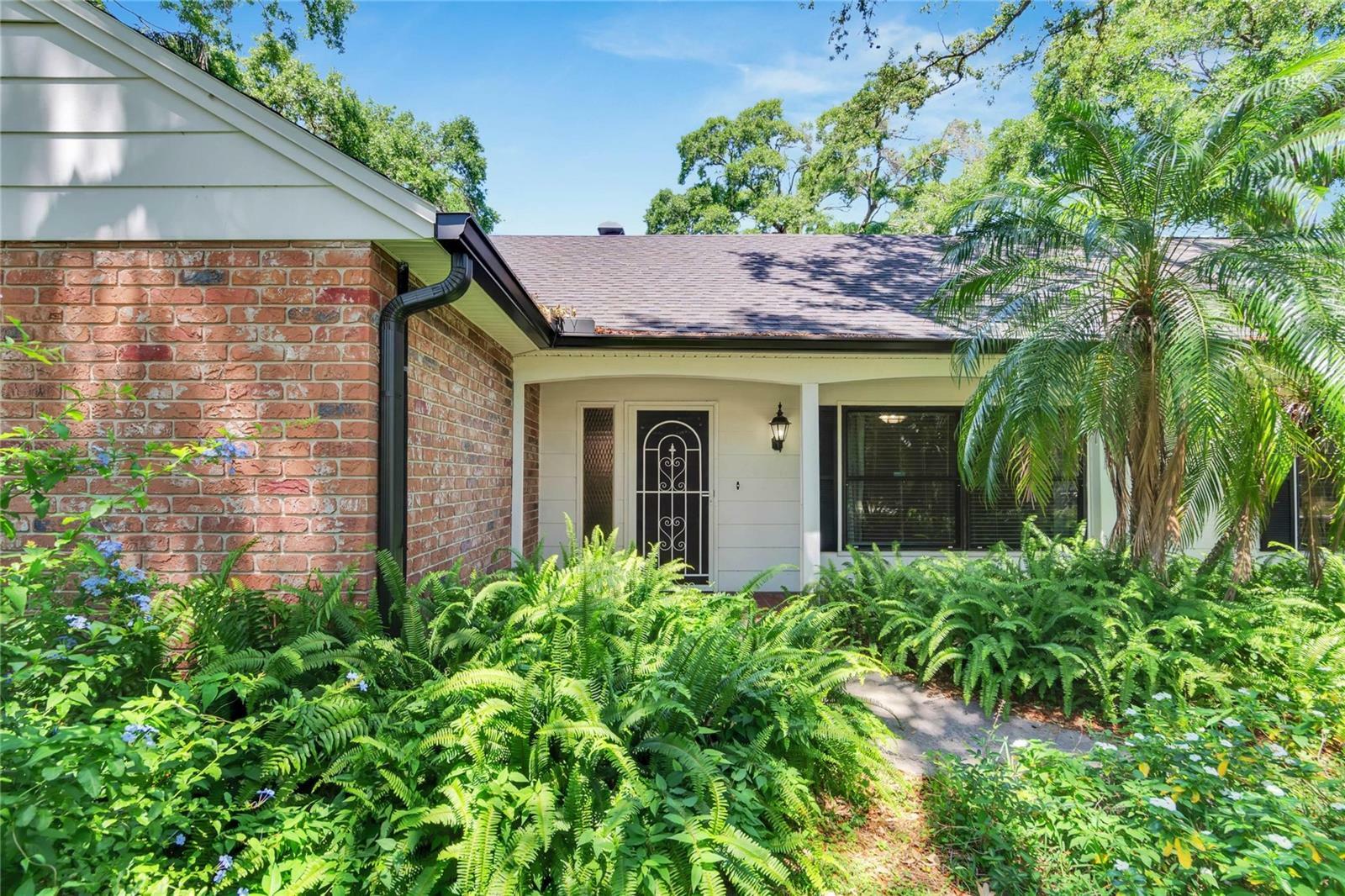 Property Photo:  610 Valle Vista Drive  FL 33511 