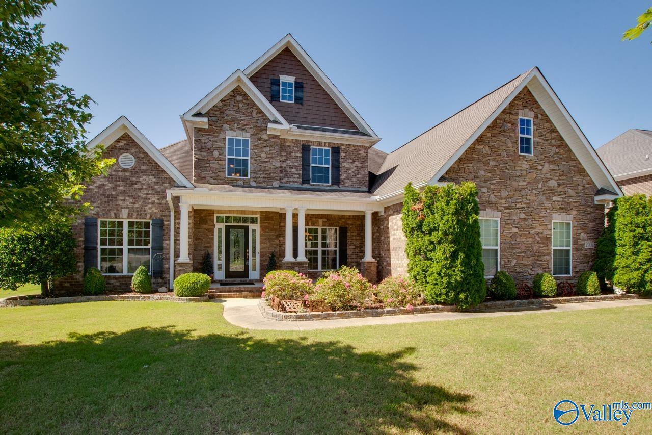 Property Photo: 2902 Chantry Place SE AL 35748