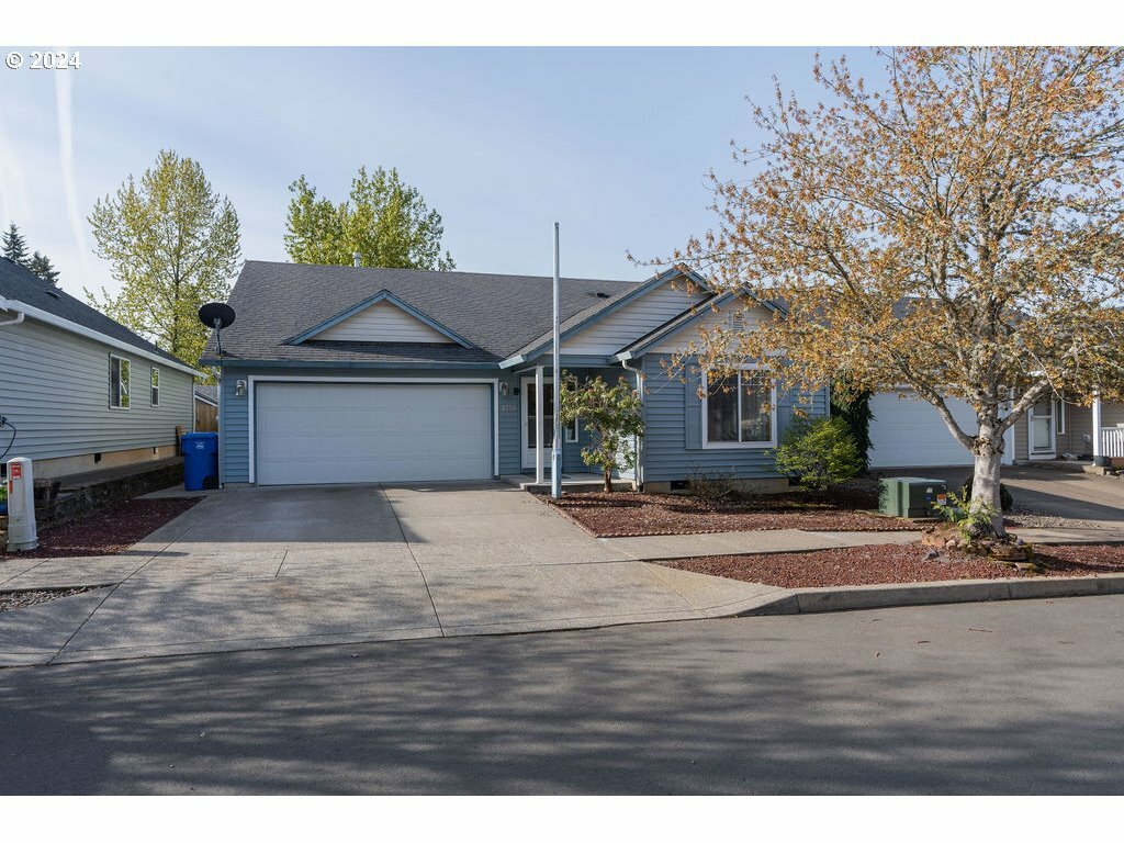 Property Photo: 38786 Sawyer St OR 97055