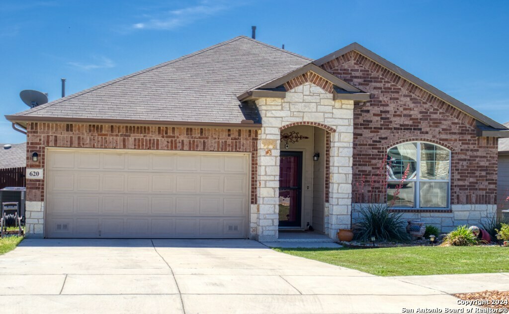 Property Photo:  620 Pipe Gate  TX 78108 