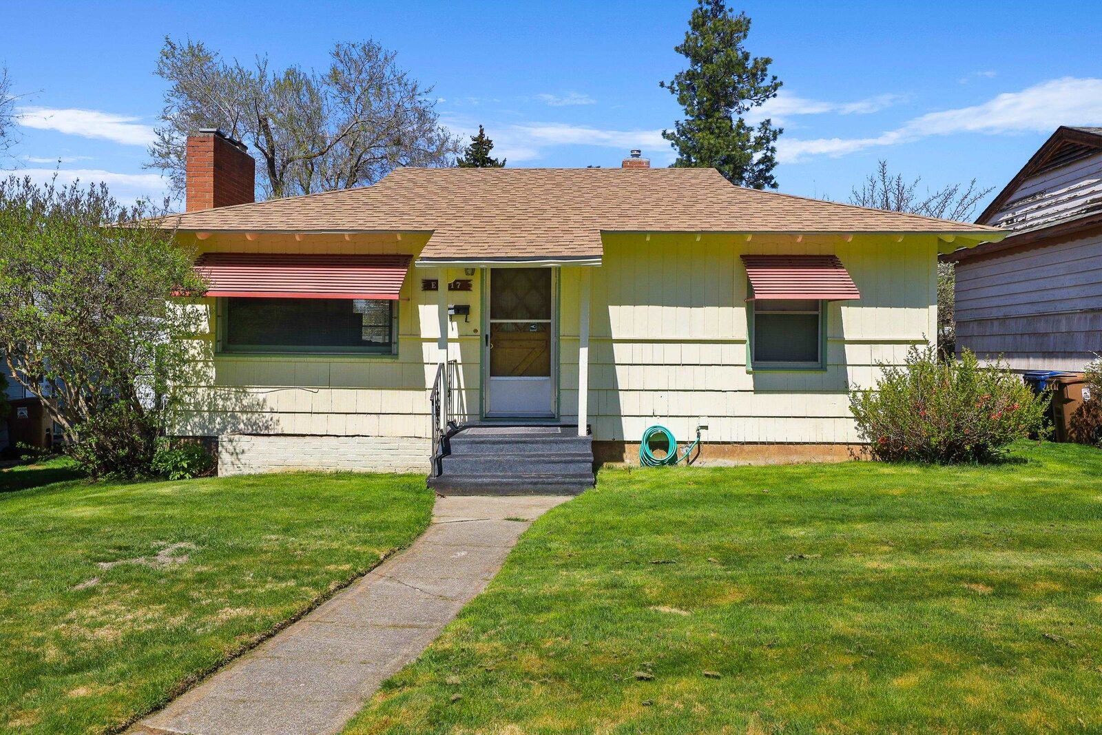 Property Photo: 1917 E Thurston Ave WA 99203
