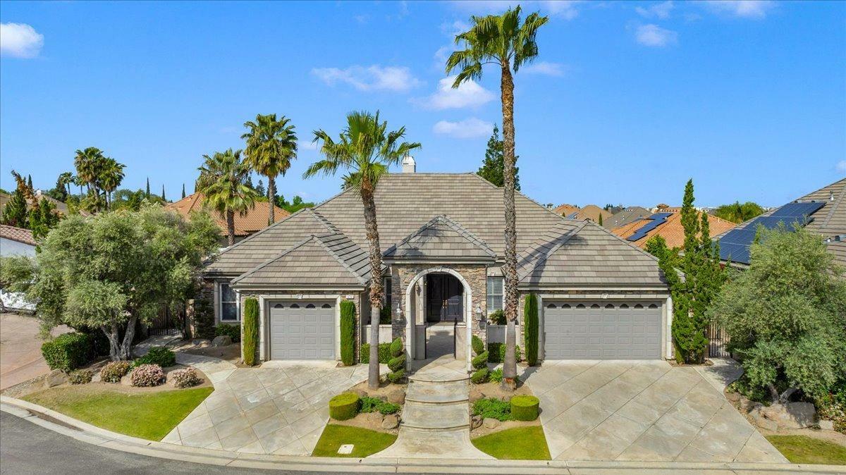 10787 N Eagle Crest Lane  Fresno CA 93730 photo